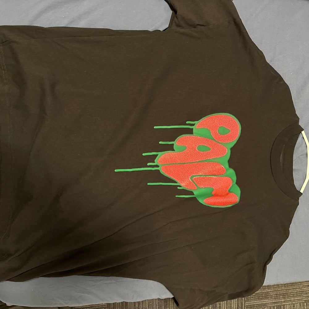 Palm angels sprayed heart tshirt size s, brand new